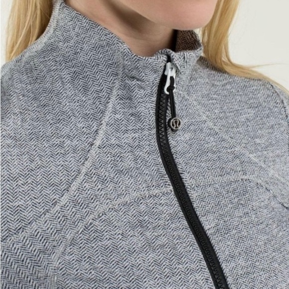 Lululemon Jacket Size 4 - Picture 6 of 7